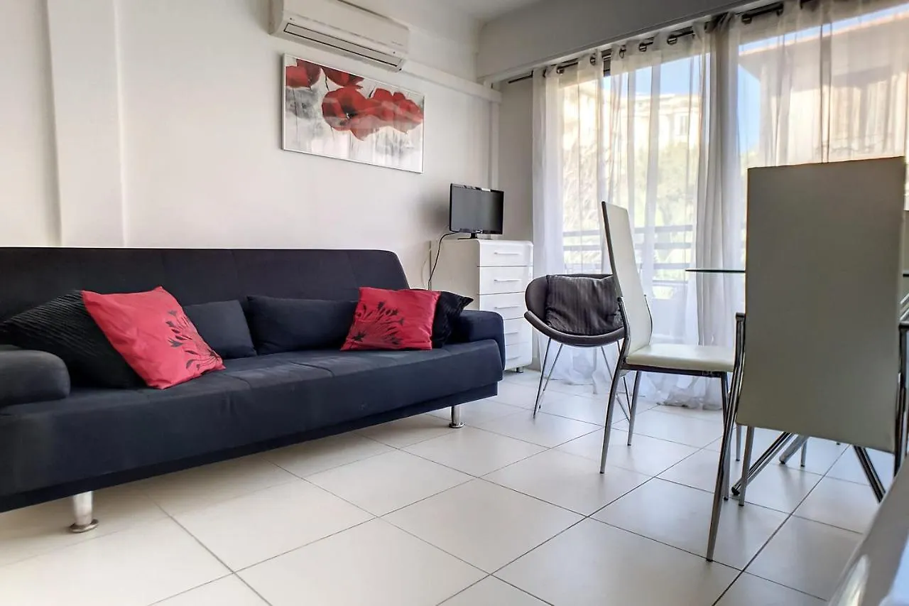 Henri Camille Real Estate - Rouaze - Studio 50M Croisette 戛纳