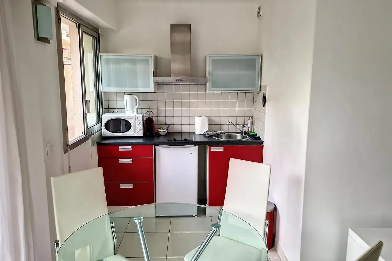 Henri Camille Real Estate - Rouaze - Studio 50M Croisette Cannes Lejlighed
